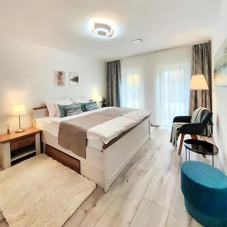 Vendeghaz * 巴拉顿菲赖德